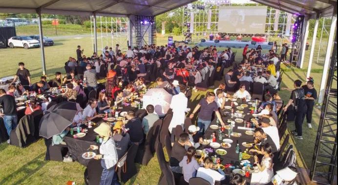 “龙虾音乐节 ”点燃初夏白马湖