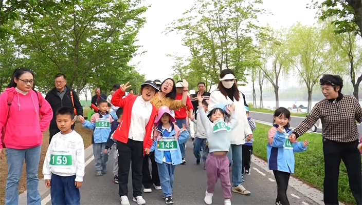 全域旅游公司举办“徒步探春，亲子同行”春季研学活动