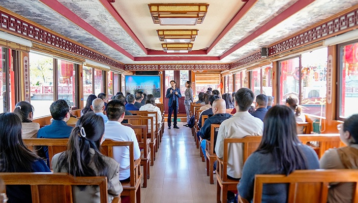 清风助企 家风助廉